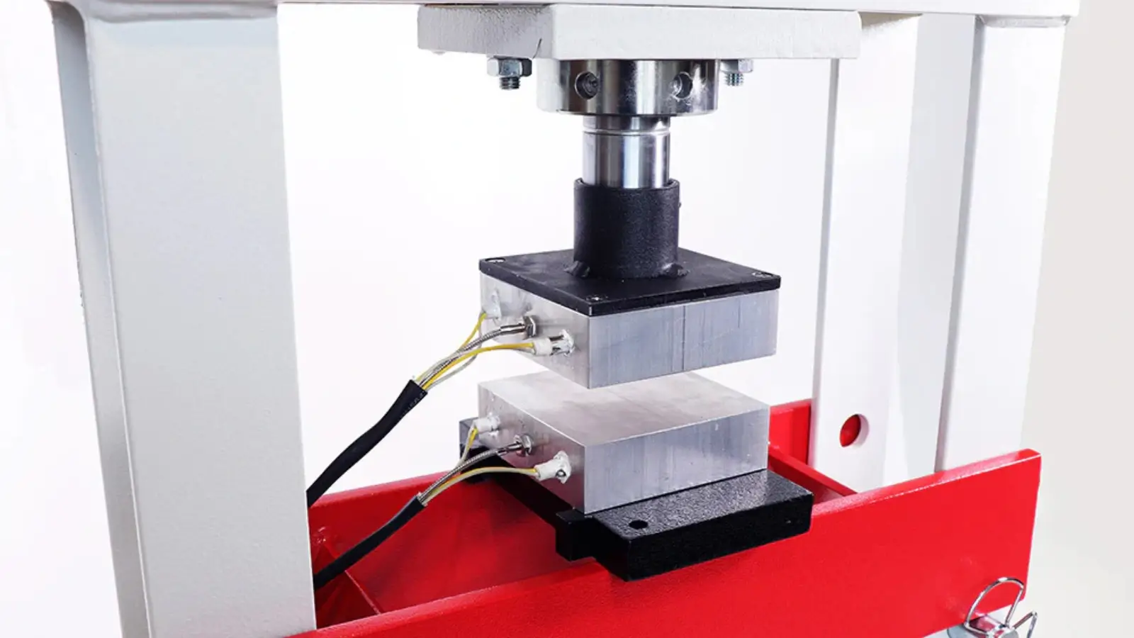 2025 rosin press lineup with heated plates and hydraulic system