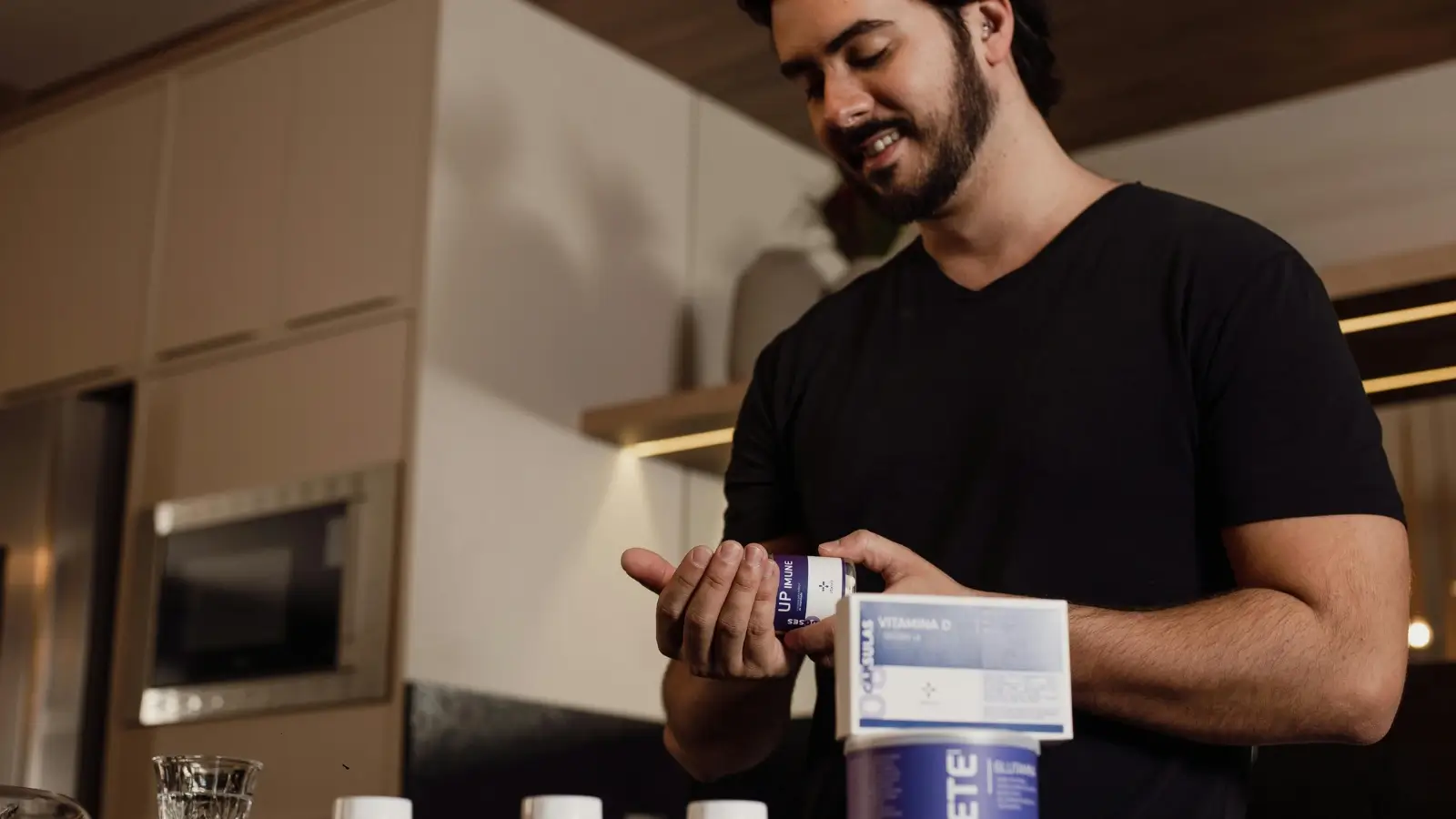 Affiliate marketer promoting caffeine-free energy supplements through social media