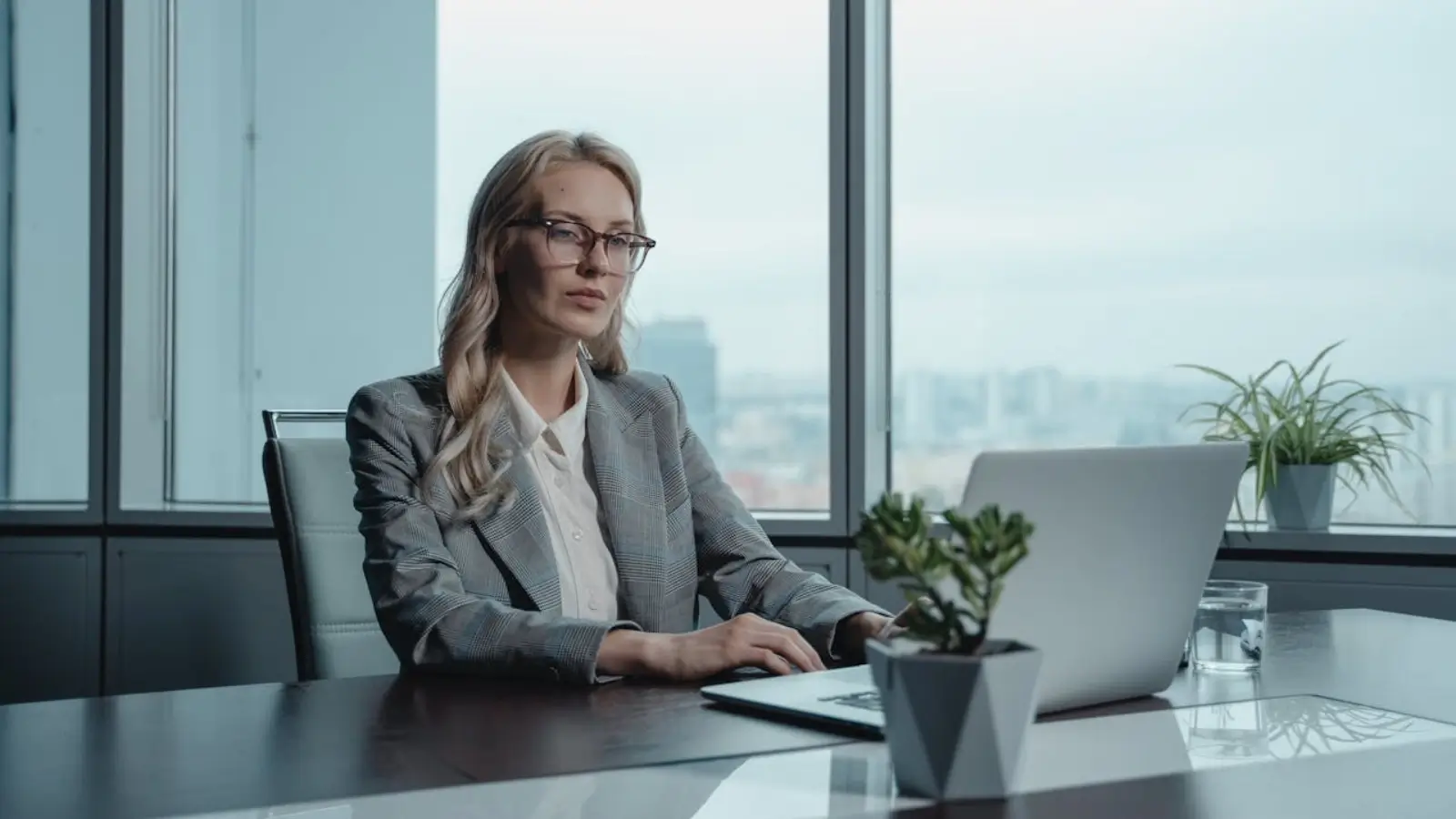 Key Advantages of Using Dedicated Internet Providers Business user enjoying high-speed internet on a dedicated connection