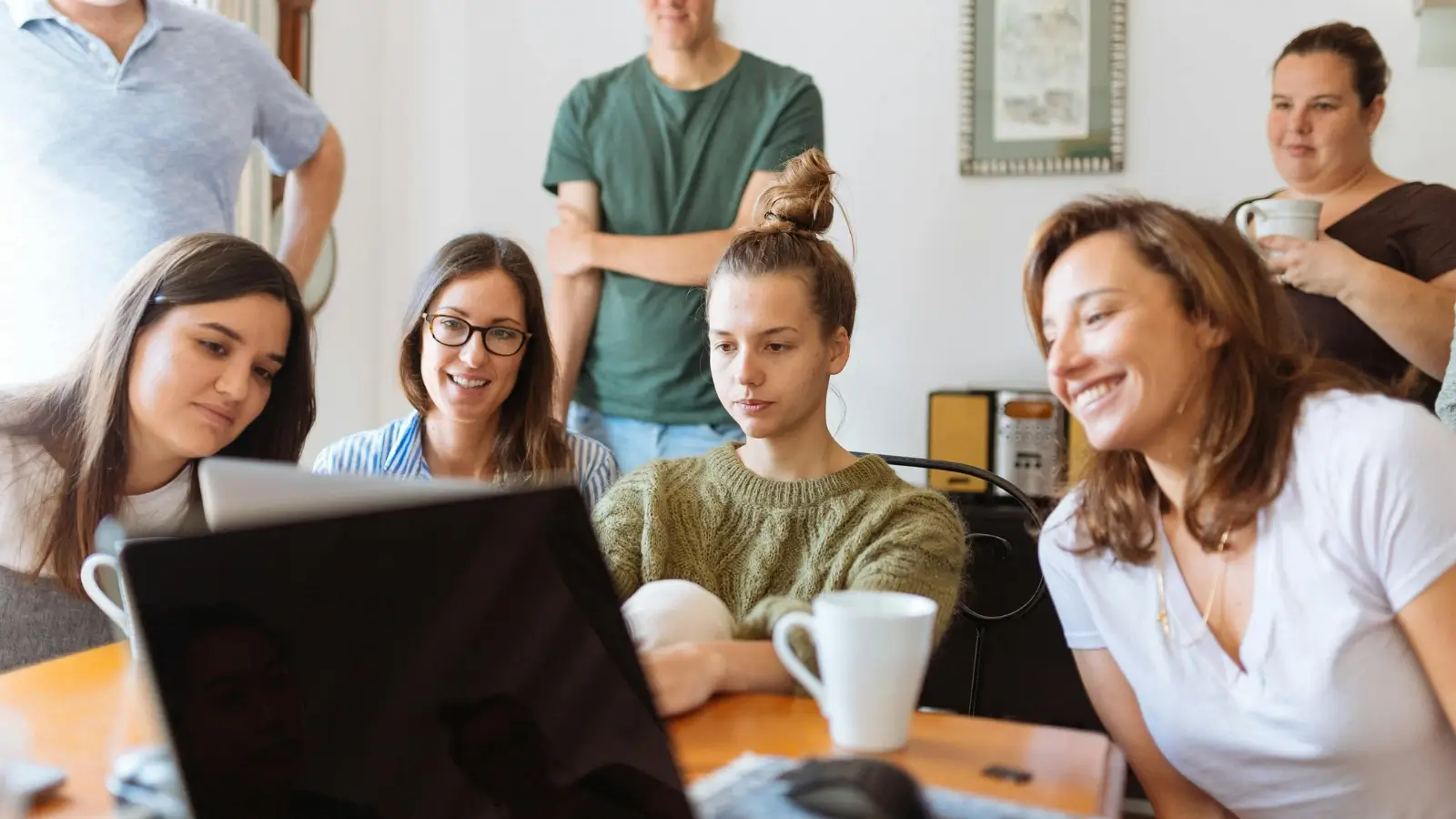 Entrepreneur choosing between automotive repair and coaching franchise options