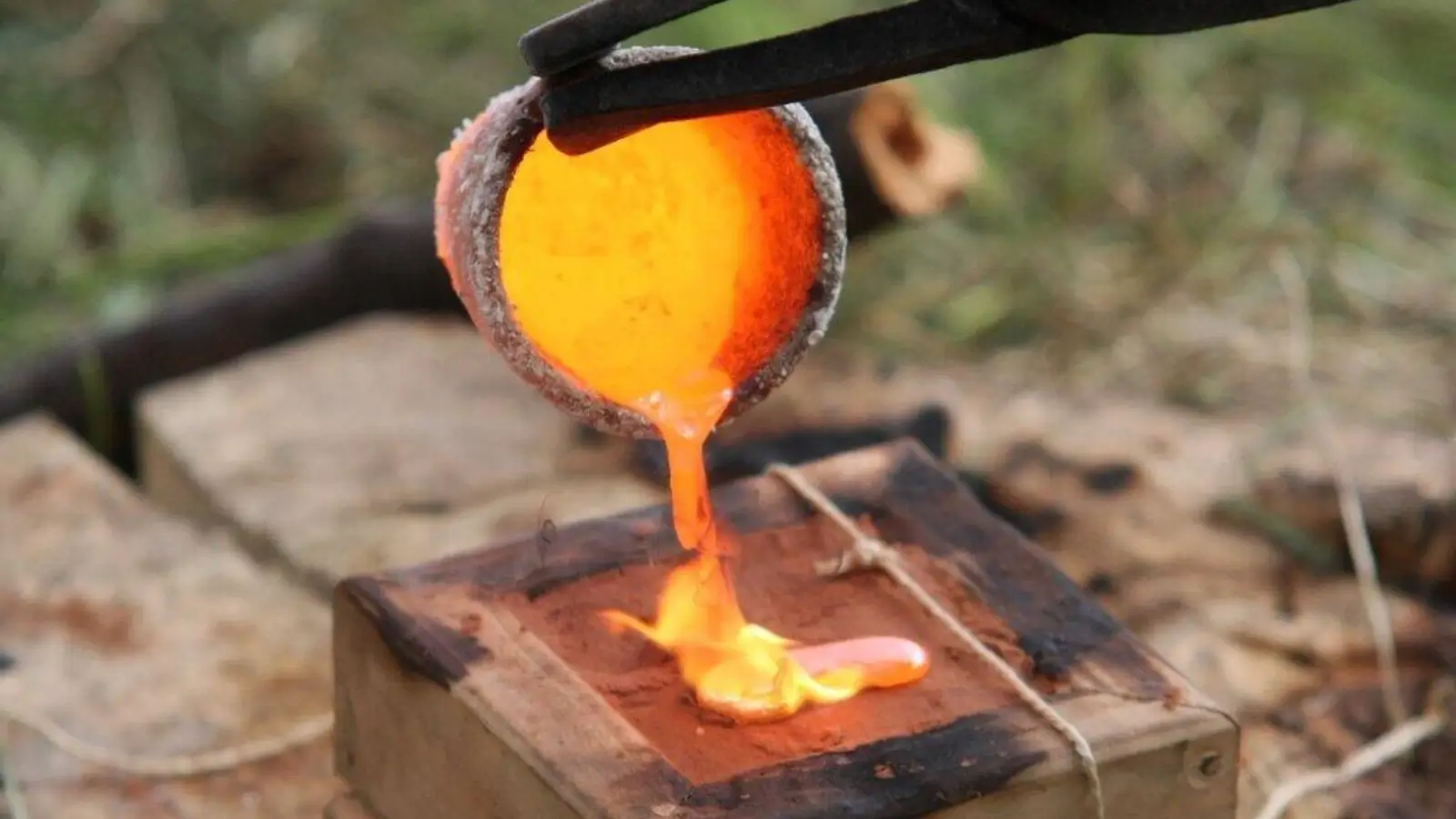 High-Quality Precision Casting Services for Reliable Results Molten metal being poured into a precision casting mold in a manufacturing facility