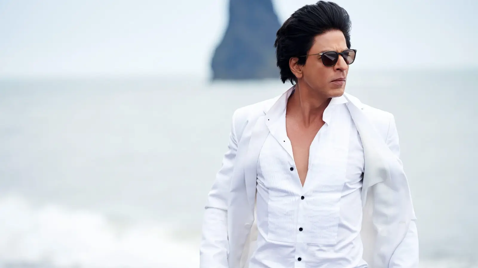 Shah Rukh Khan Becomes World’s Richest Actor with $1.4 Billion Net Worth Shah Rukh Khan richest actor in the world with $1.4 billion net worth