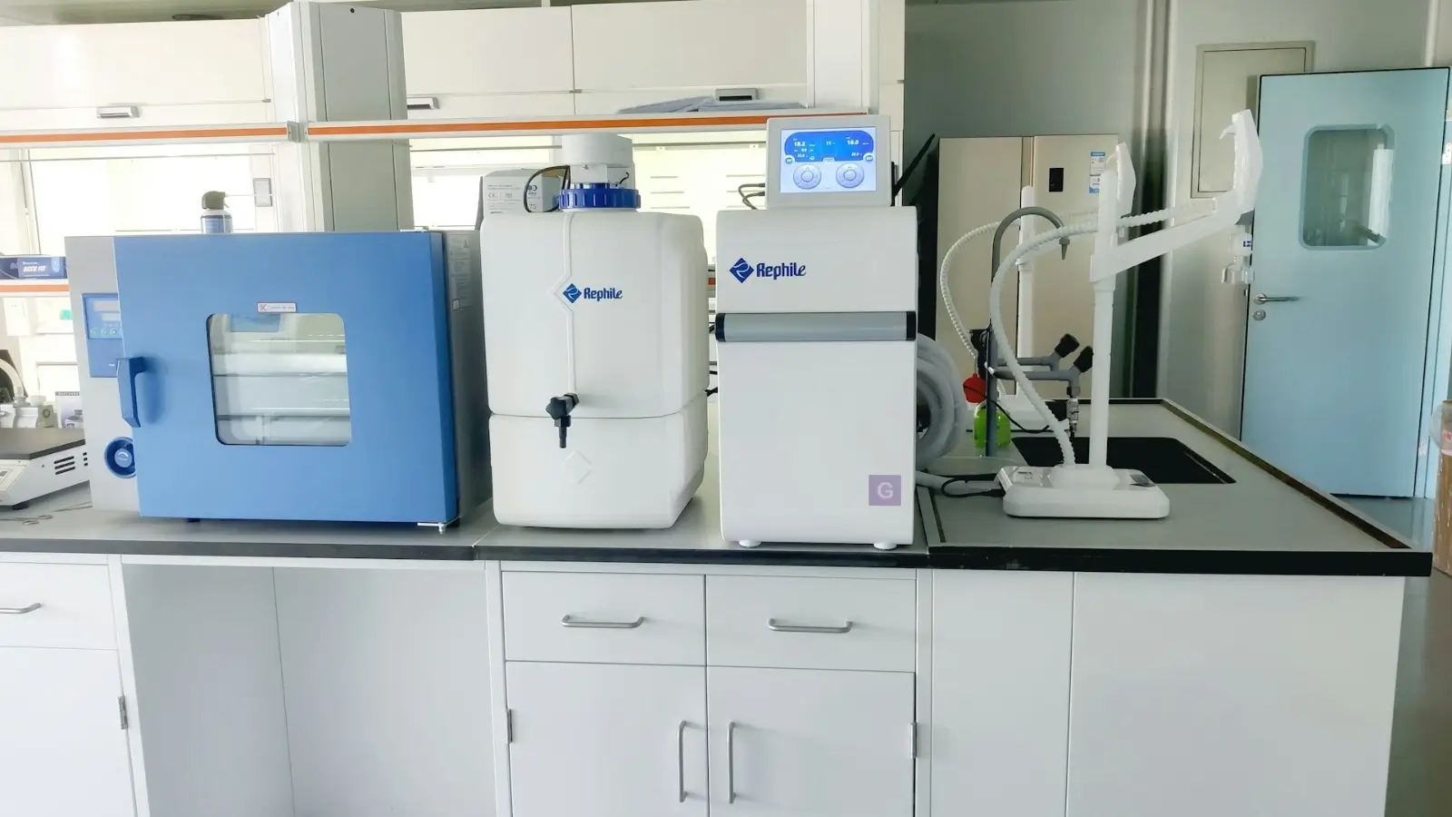 Modern laboratory with high-tech equipment and environmental control systems