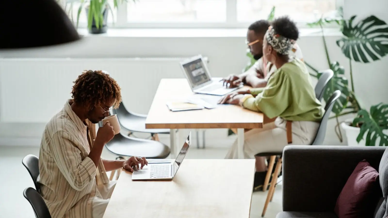 Modern responsive website displayed on desktop, tablet, and smartphone screens