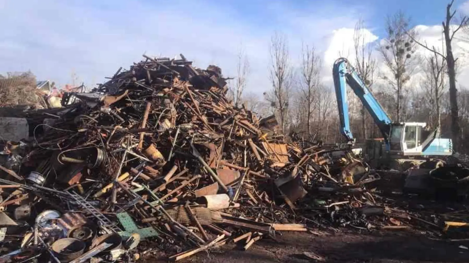 Maximize Your Scrap Value With Melbourne’s Best Metal Recycling Facilities Scrap metal being sorted and processed at a recycling facility in Melbourne