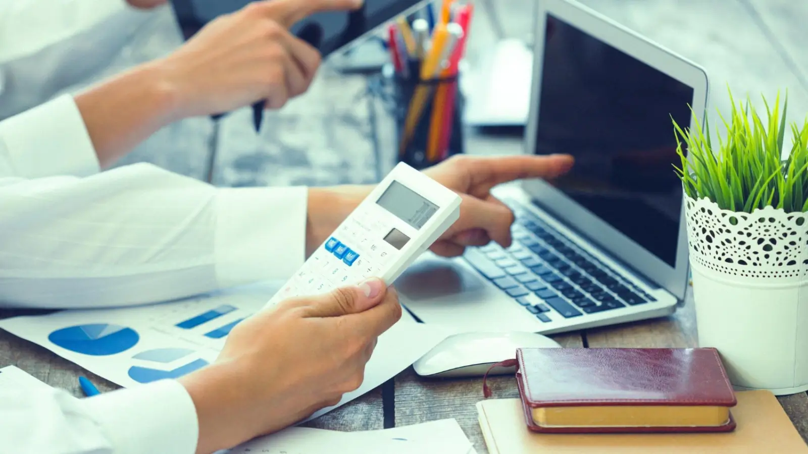 Business cash management alongside digital payment systems