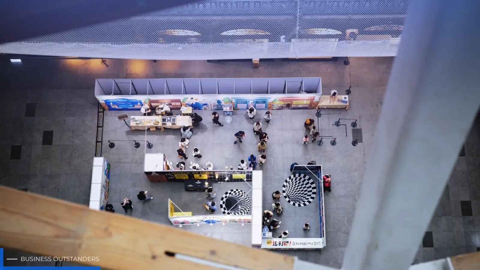Lightweight fabric tube display with printed graphic at a trade show booth